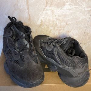 Yeezy Boost 500 Utility Black 
AUTHENTIC